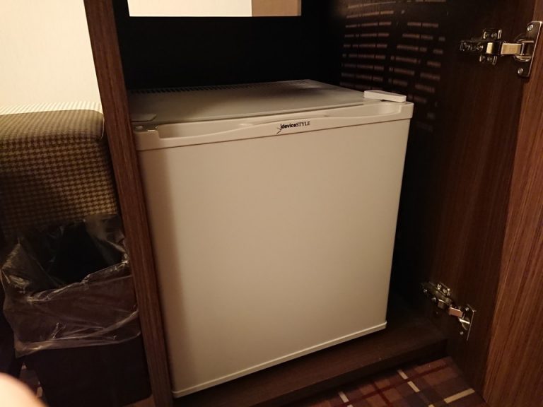 冷蔵庫(閉じた状態)