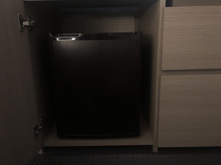 冷蔵庫(閉じた状態)