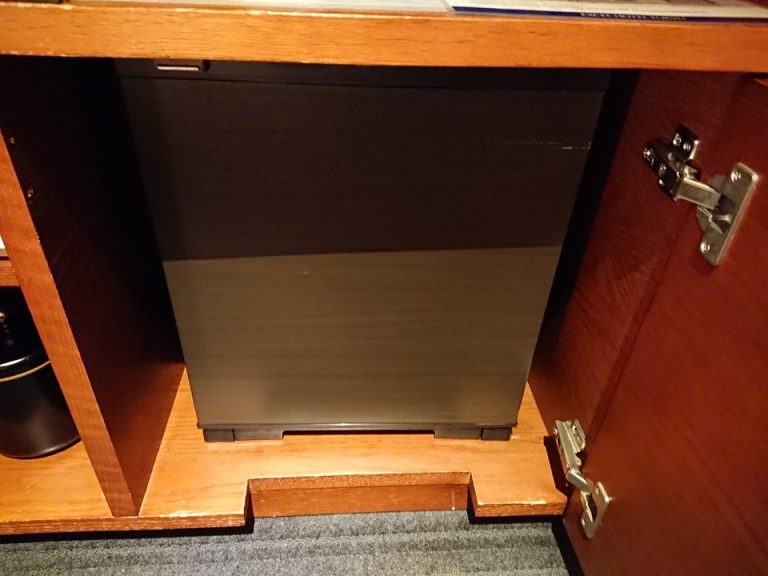 冷蔵庫(閉じた状態)