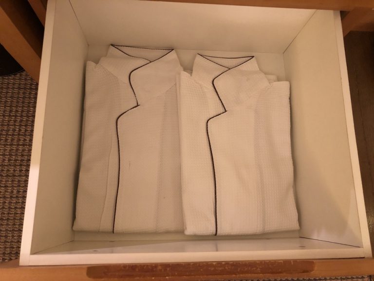 付属の寝巻き