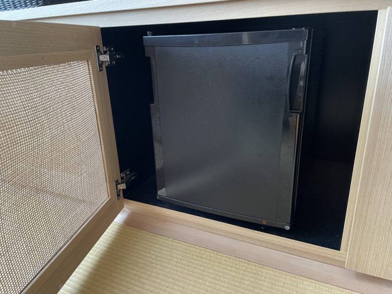 冷蔵庫 閉じた状態