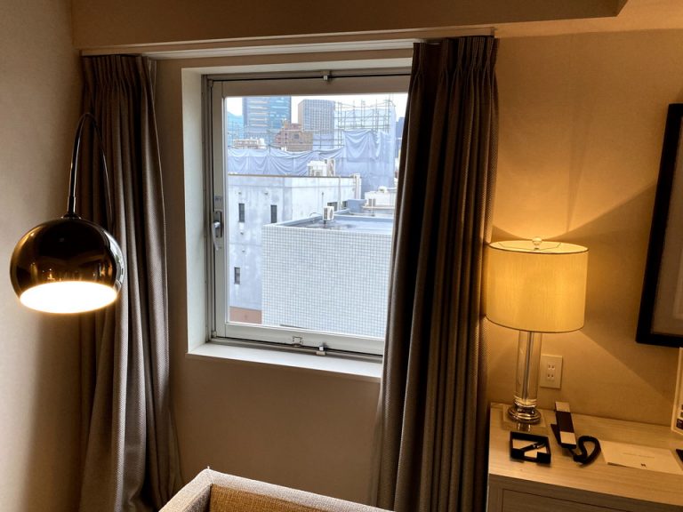 客室窓1