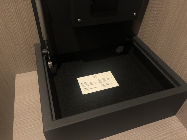 セーフティーボックス(開けた状態)