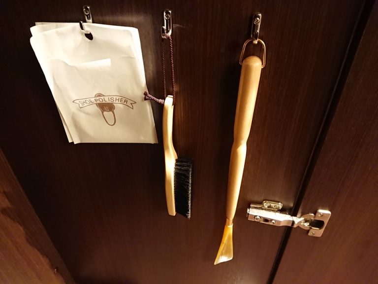 靴ベラ、衣類ブラシ