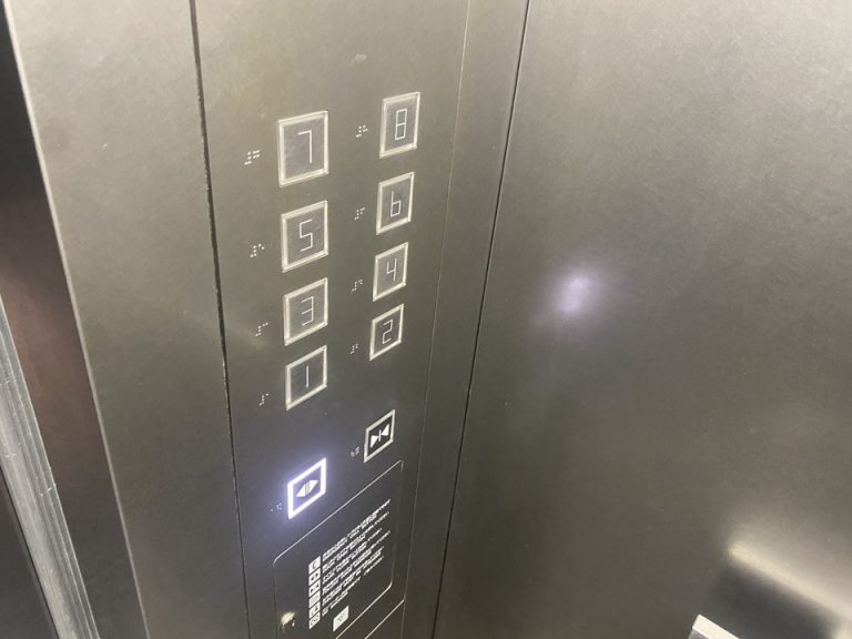 エレベーター回数ボタン