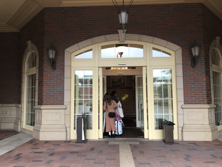 ディズニーランド側エントランス