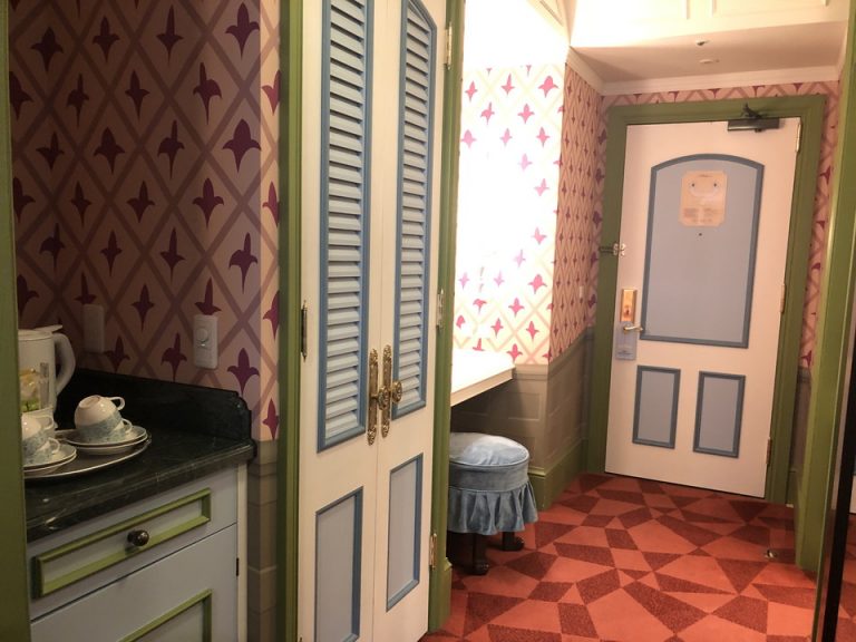 可愛いドレッサー