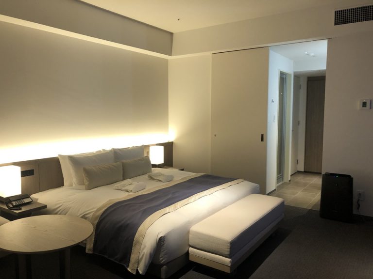 客室全体(入口方向)