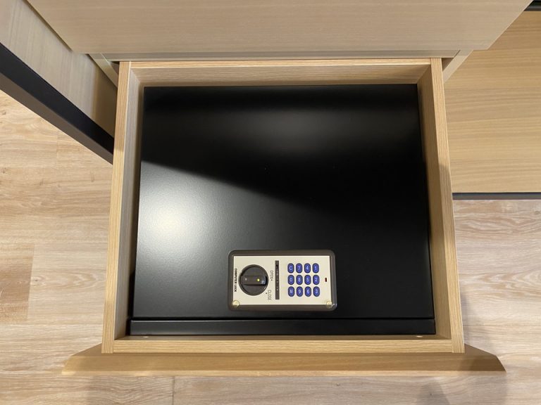 棚1段分にぎゅっと詰まったセキュリティボックス