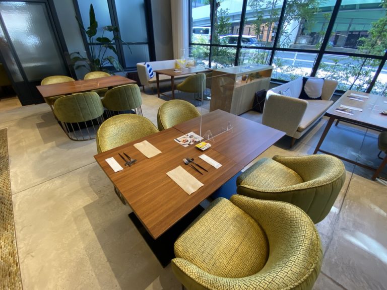 窓際の席を選ぶこともできます。