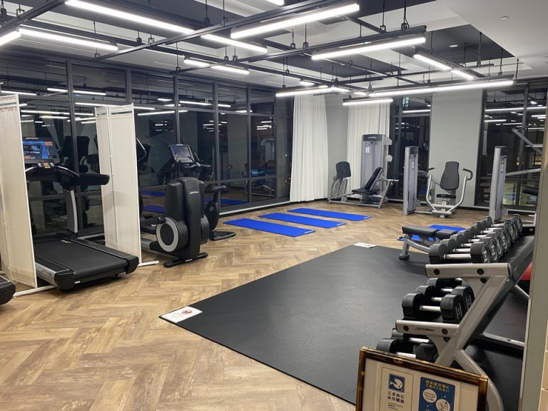 24時間営業のホテル内ジムです。