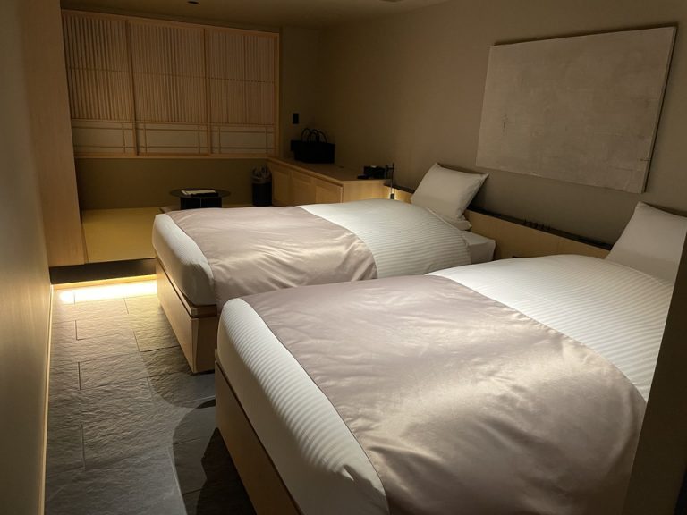 客室全体