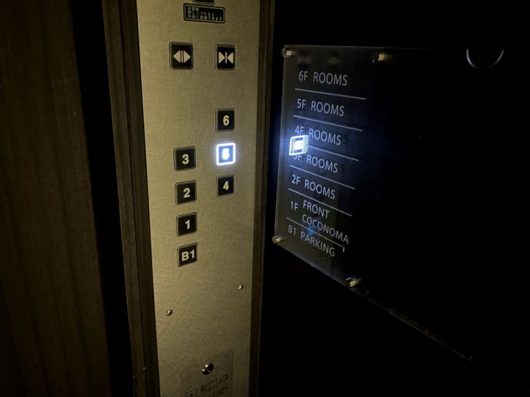 エレベーター階数ボタン