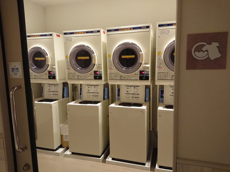 3階コインランドリー