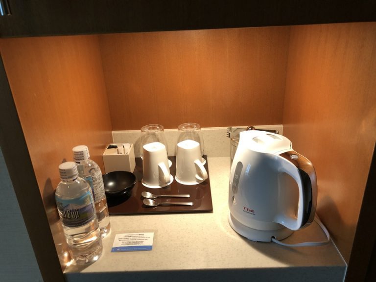ケトルは大きめ