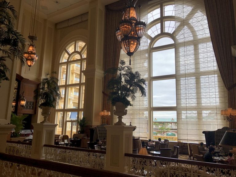 フロントスペースはとてもゴージャス