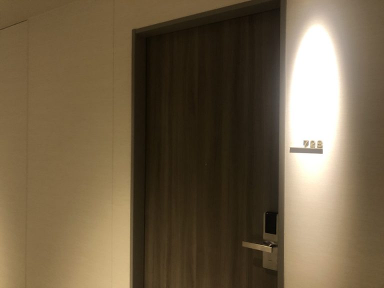 客室入口外観ドア