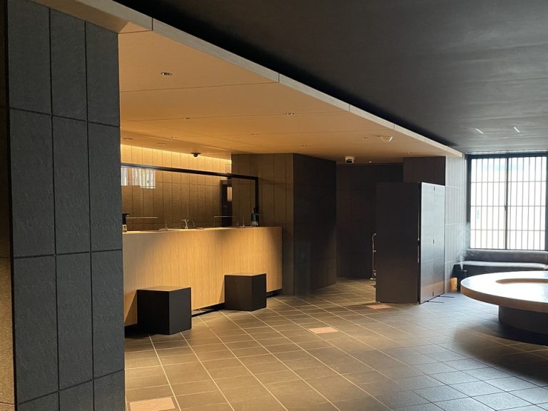 フロントカウンター