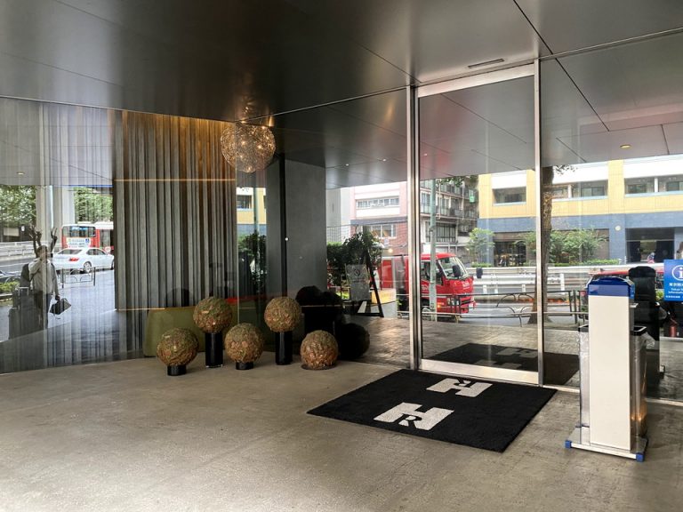 エントランス外観