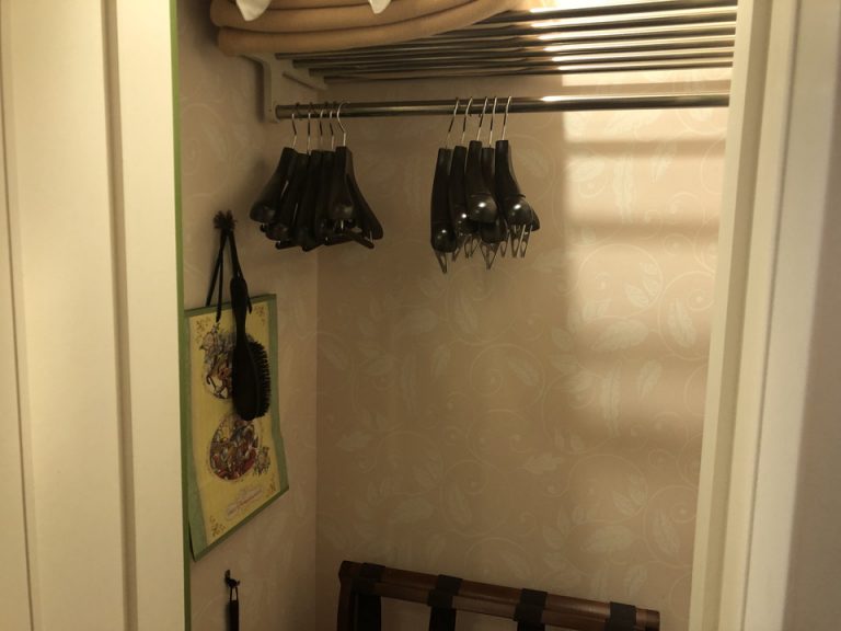 ハンガーは10個ついきます