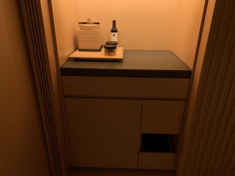 冷蔵庫(閉じた状態)