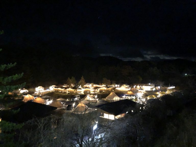 建物全体(上から・夜)