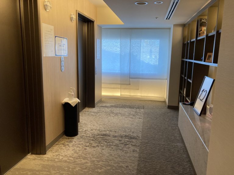 客室階エレベーターホール
