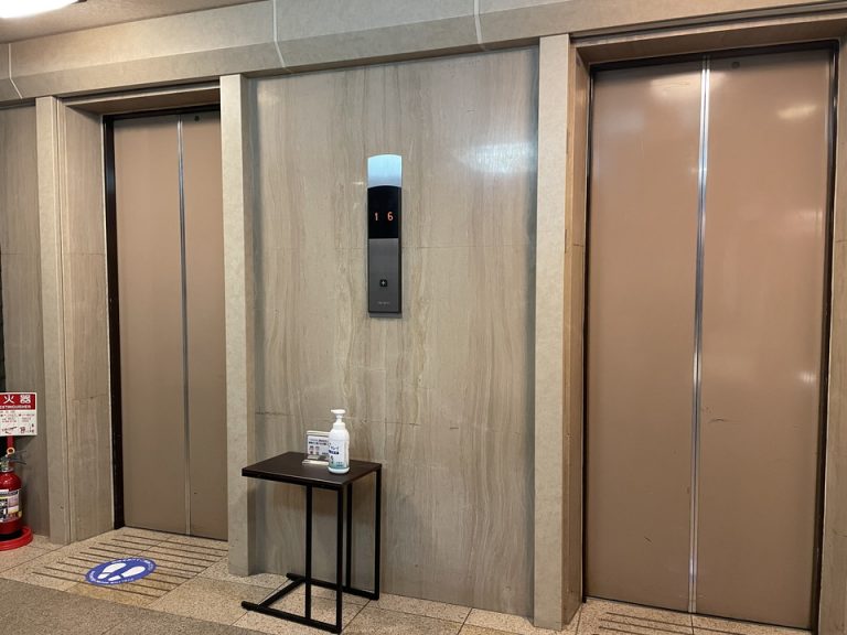 フロント階_本陣(宴会場_客室あり)エレベーターホール