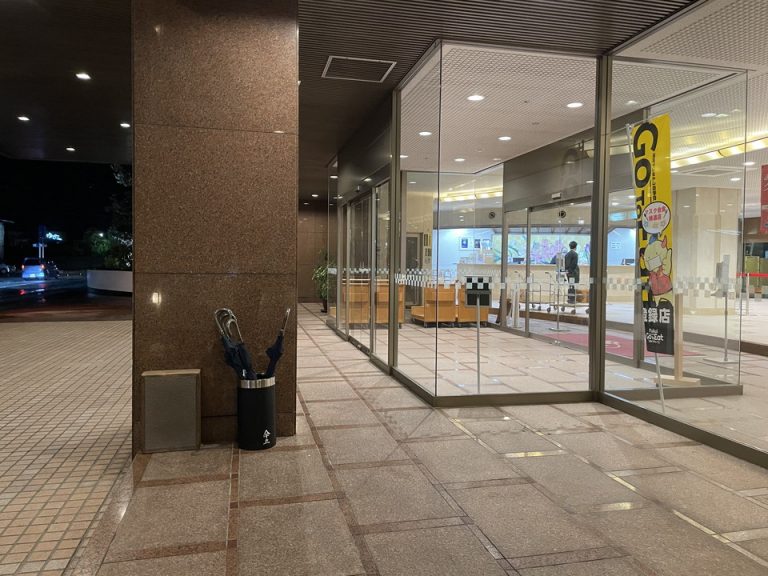 エントランス外観2
