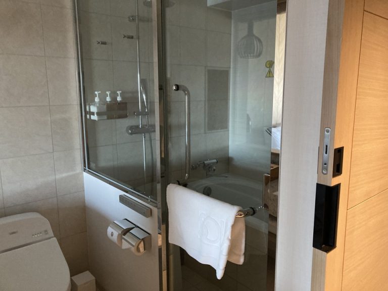 バスルーム入り口