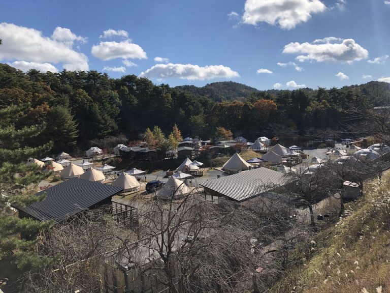 建物全体(上から・朝)