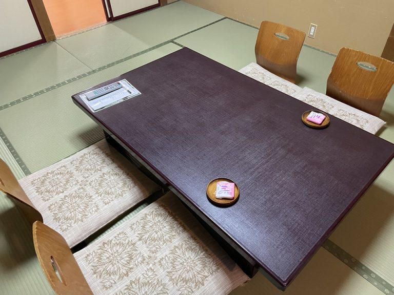 テーブル