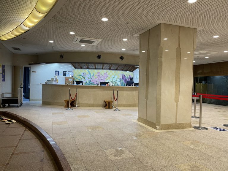 フロントカウンター