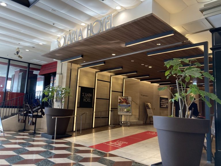 ホテルエントランス