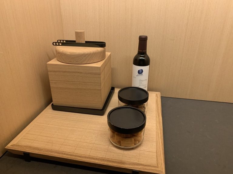 ミニバー付近②