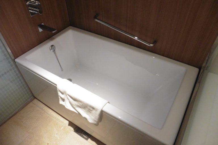 バスタブも独立してあります