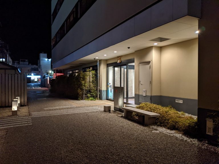 エントランス外観 (1)