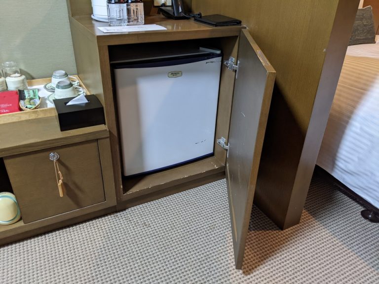 冷蔵庫(閉じた状態) (1)