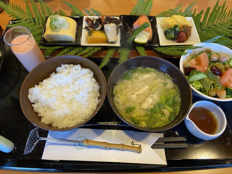 朝食 種類多くヘルシー