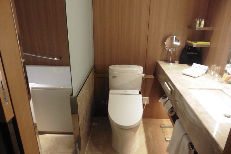 もちろんウォシュレット付きです