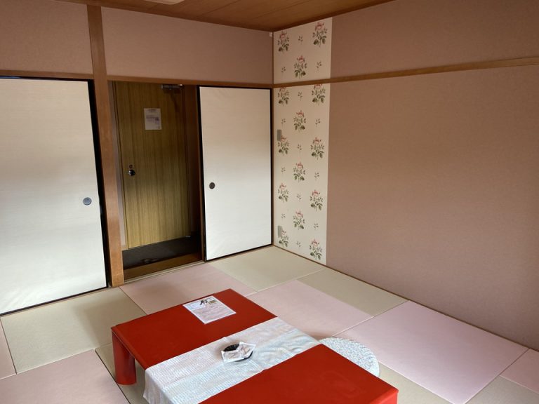 入口に向かって