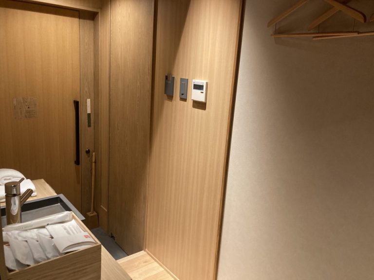 客室から見た玄関