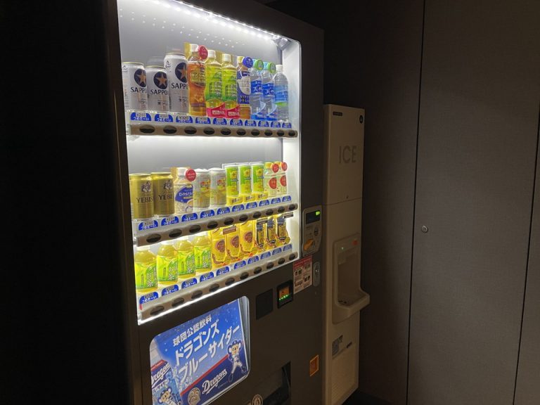 客室階自販機