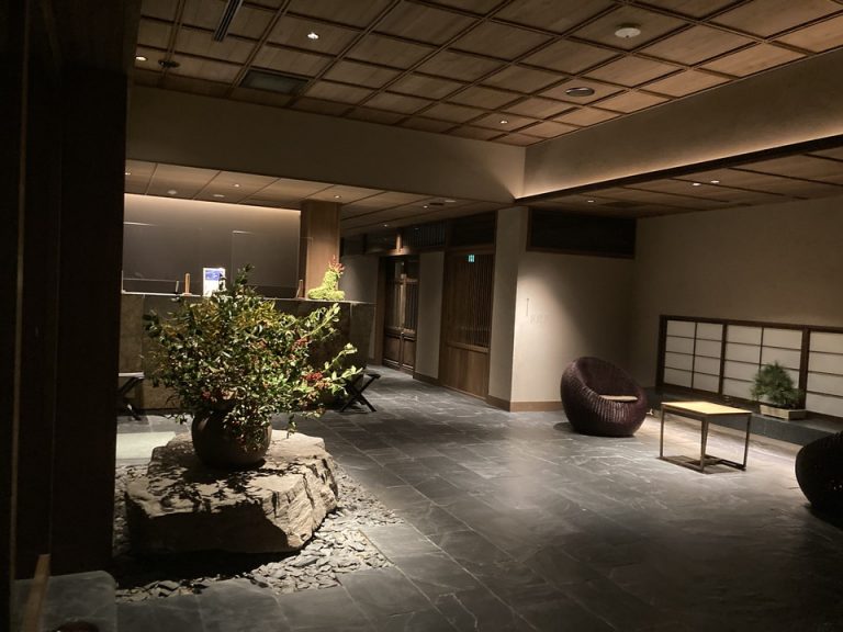 フロントの様子