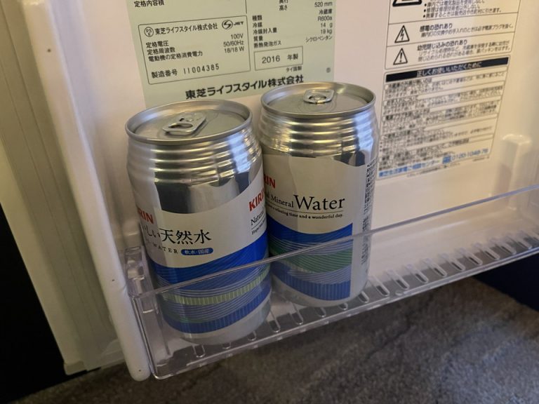 冷蔵庫内のサービスのお水