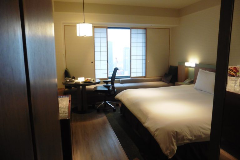 景色が良く明るい部屋です