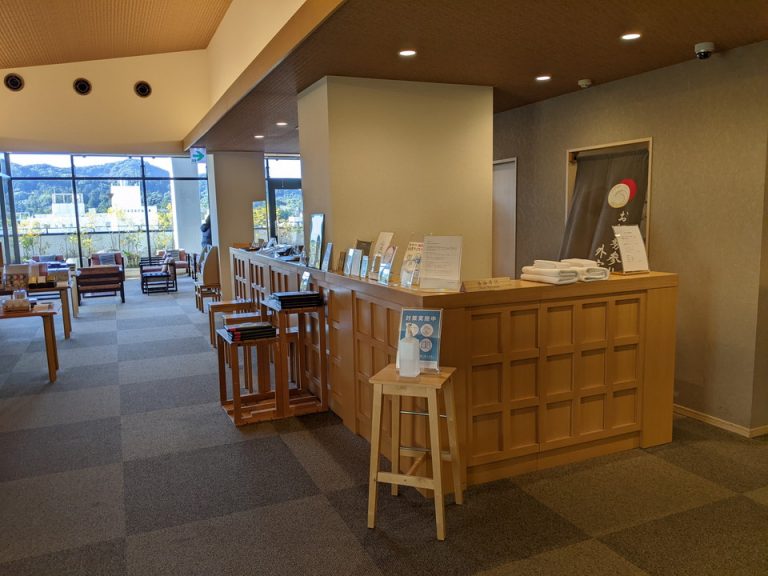 フロントカウンター(全景) (1)