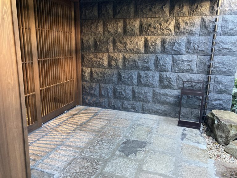 ホテル入り口2
