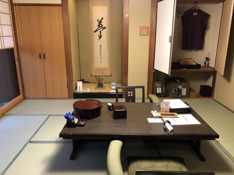 客室全体