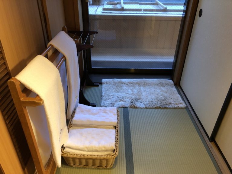 客室露天風呂入口
